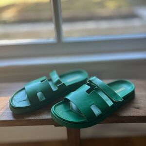 Cushionaire Lotto Footbed Sandal